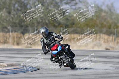 media/Dec-01-2025-Moto Forza (Mon) [[2daa91e15f]]/3-Beginner Group/Session 3 (Turn 3)/
